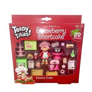 Strawberry Shortcake Pastry Cafe Playset - Red, Pink, Green